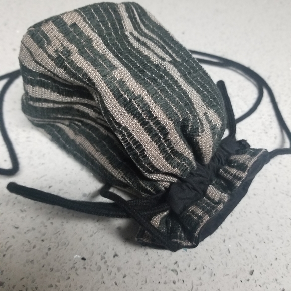 Fully lined, thick soft barrel dancer bag - Picture 4 of 5